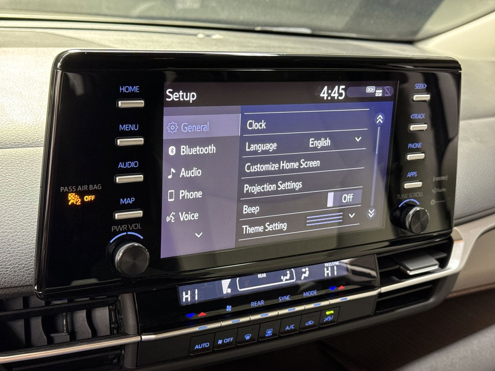 Used 2024 Toyota Sienna LE FWD image 32