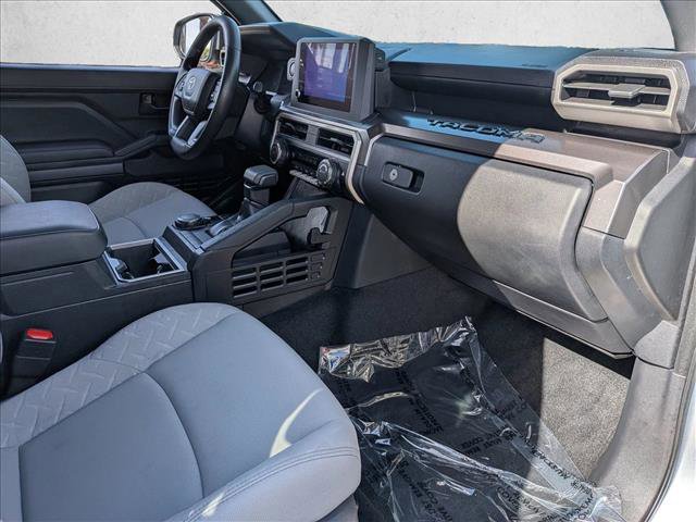 Used 2025 Toyota Tacoma SR5 AWD/4WD image 27