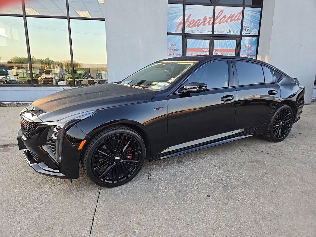 Used 2026 Cadillac CT5 V w/ LPO, ONYX Package image 3
