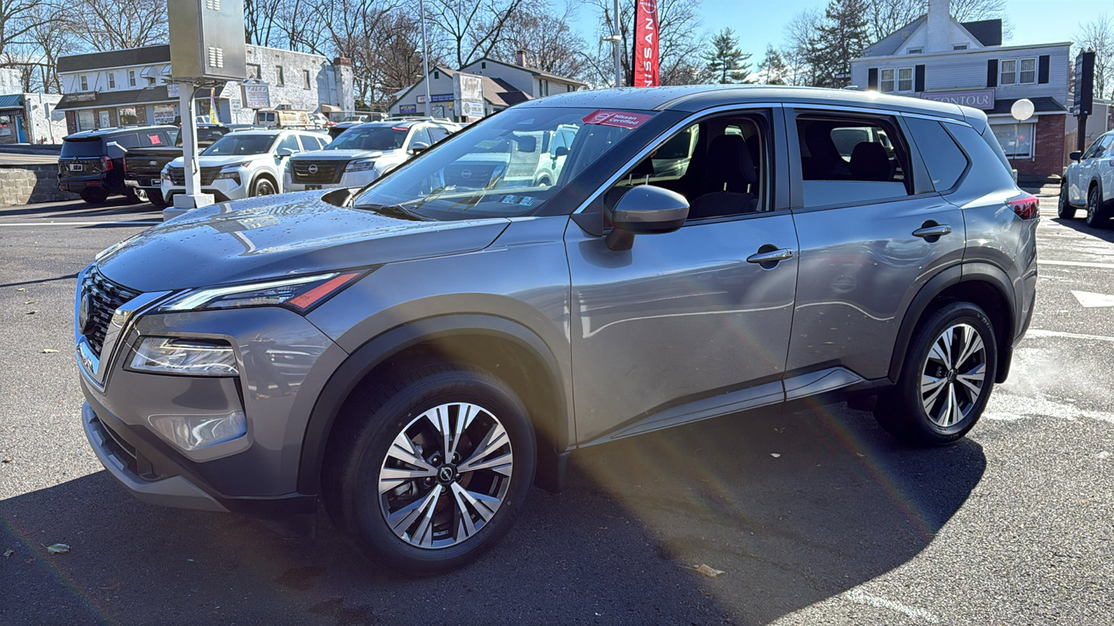 Certified 2023 Nissan Rogue SV image 3