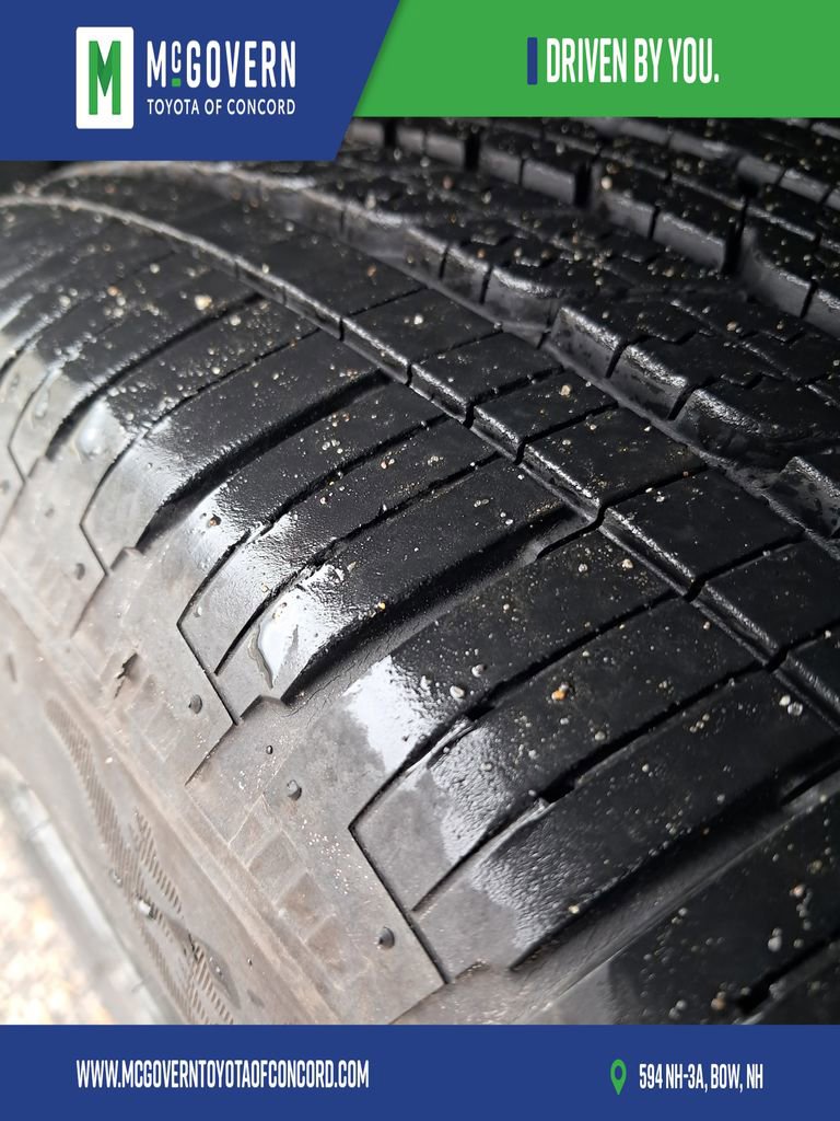 Used 2025 Nissan Kicks SV image 12