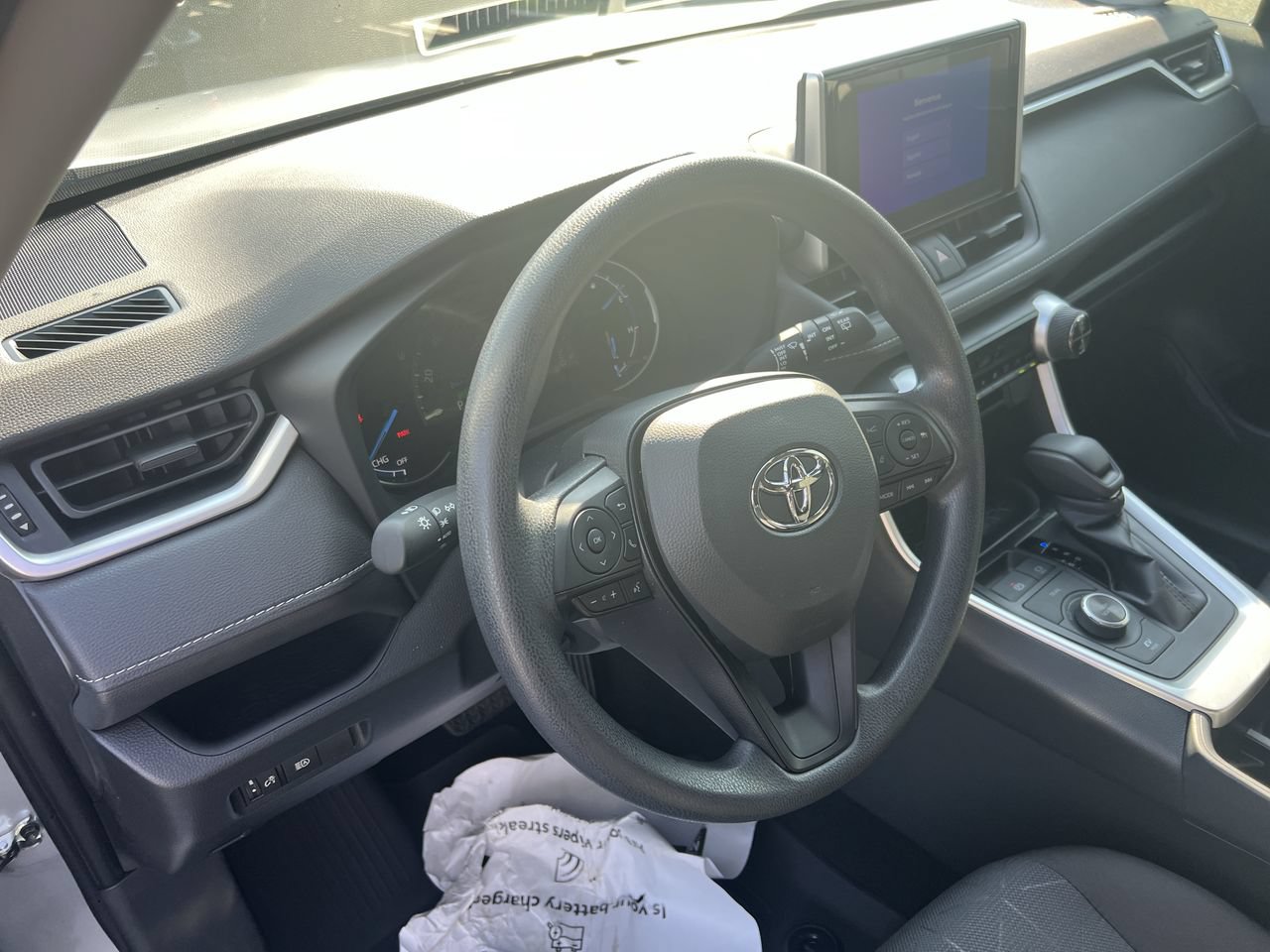 Used 2025 Toyota RAV4 XLE AWD/4WD image 18