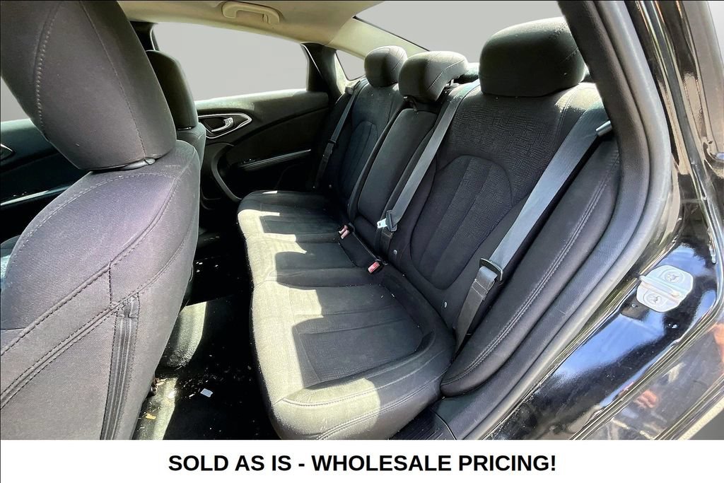 Used 2015 Chrysler 200 Limited FWD image 21
