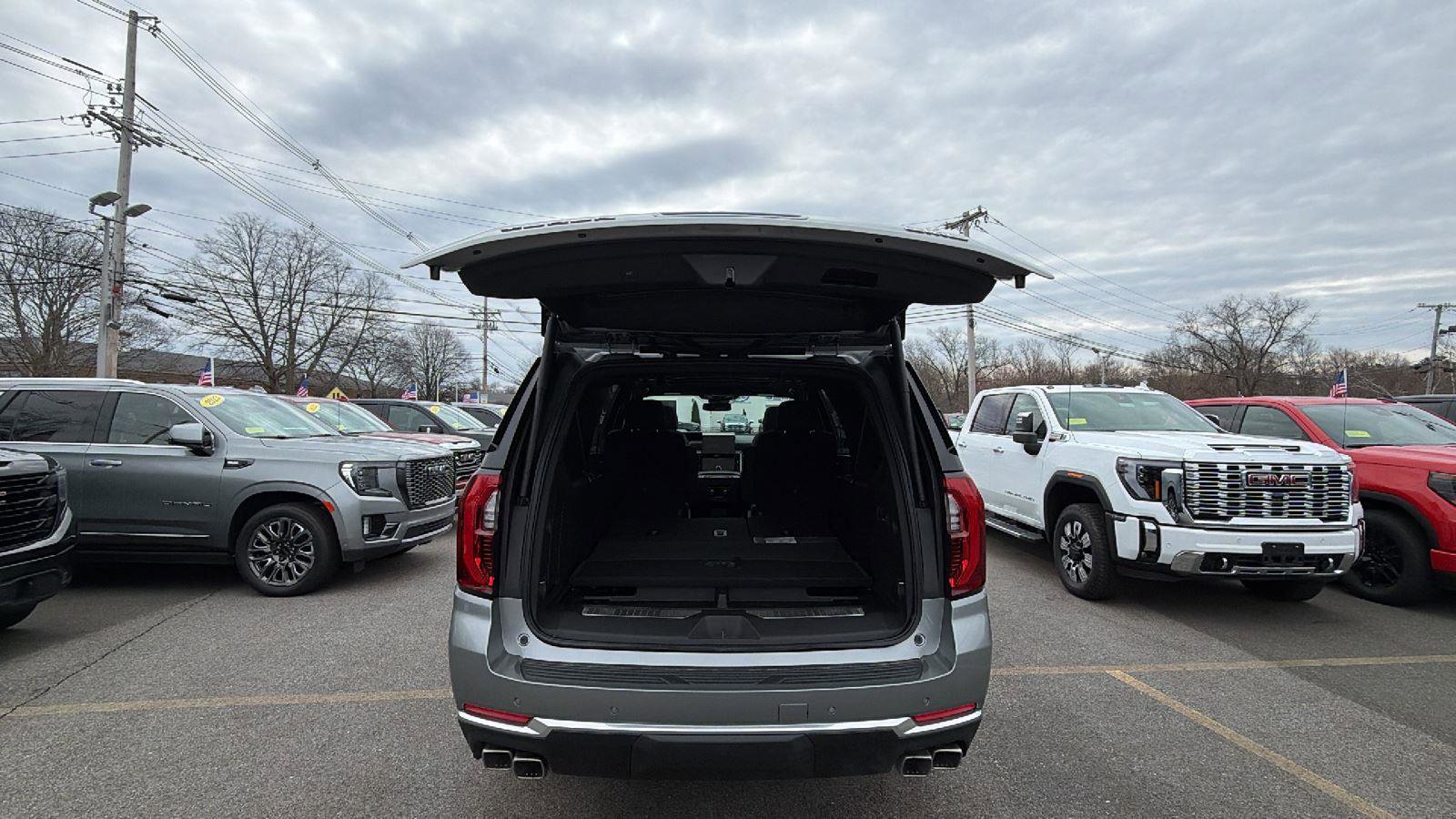 New 2026 GMC Yukon XL Denali AWD/4WD image 10