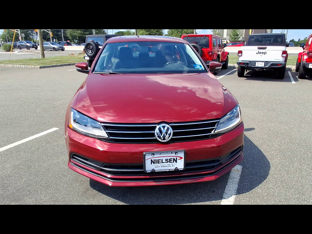 Used 2017 Volkswagen Jetta SE FWD image 3