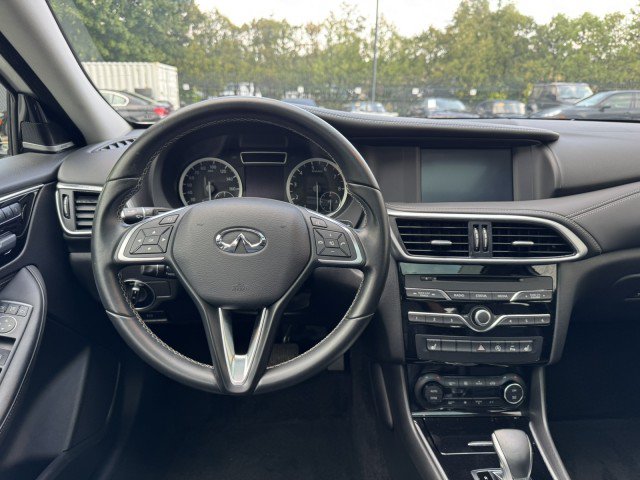 Used 2018 INFINITI QX30 Premium w/ Navigation Package FWD image 30