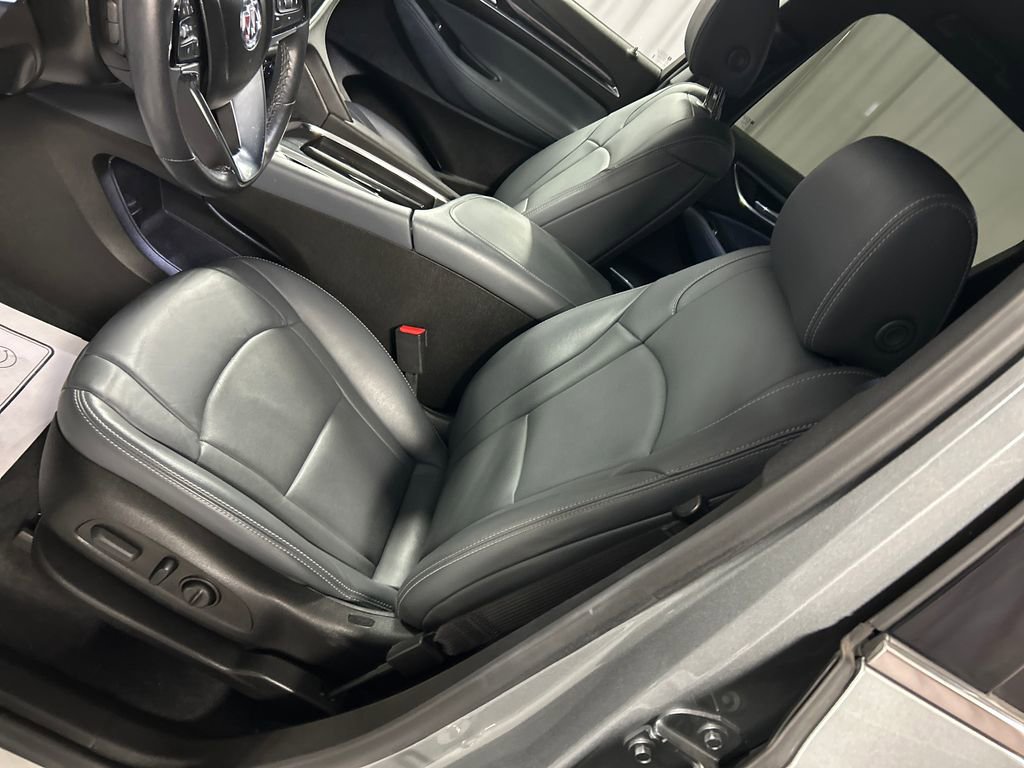 Used 2024 Buick Enclave Essence w/ Sport Touring Edition image 12