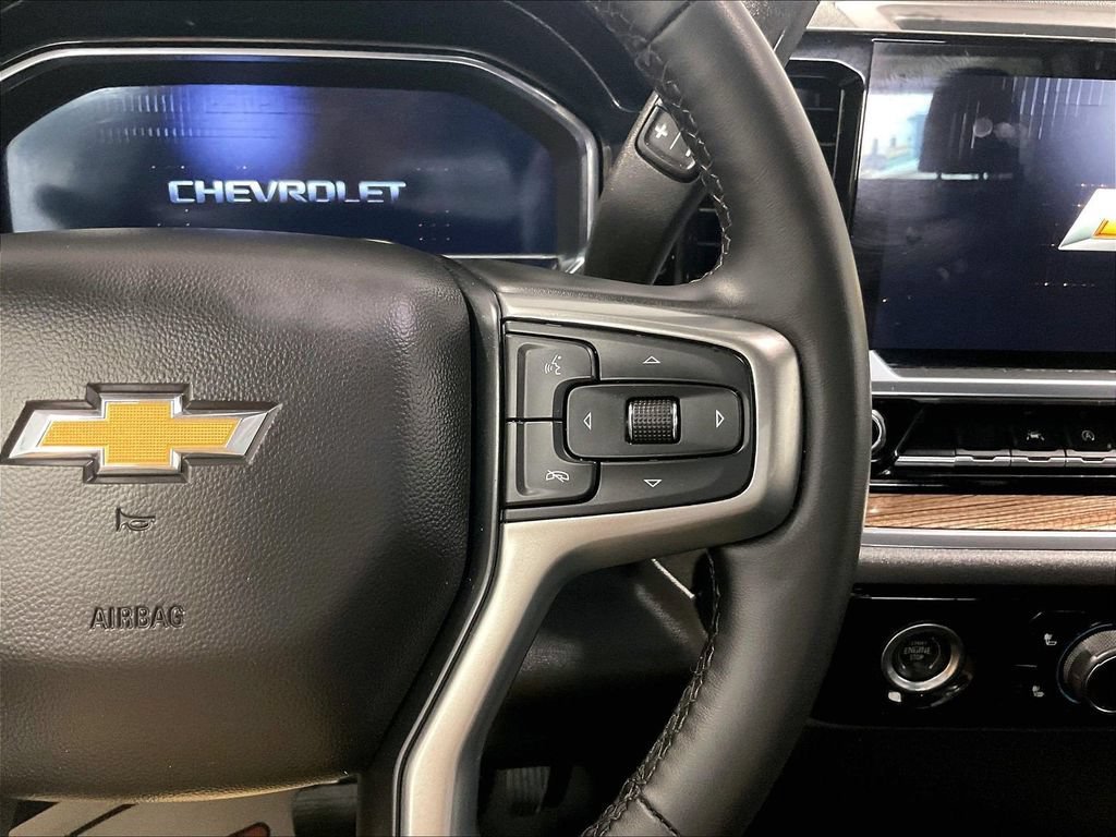 Used 2023 Chevrolet Silverado 1500 LT AWD/4WD image 23