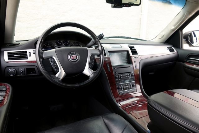 Used 2007 Cadillac Escalade 2WD w/ Information Package image 35