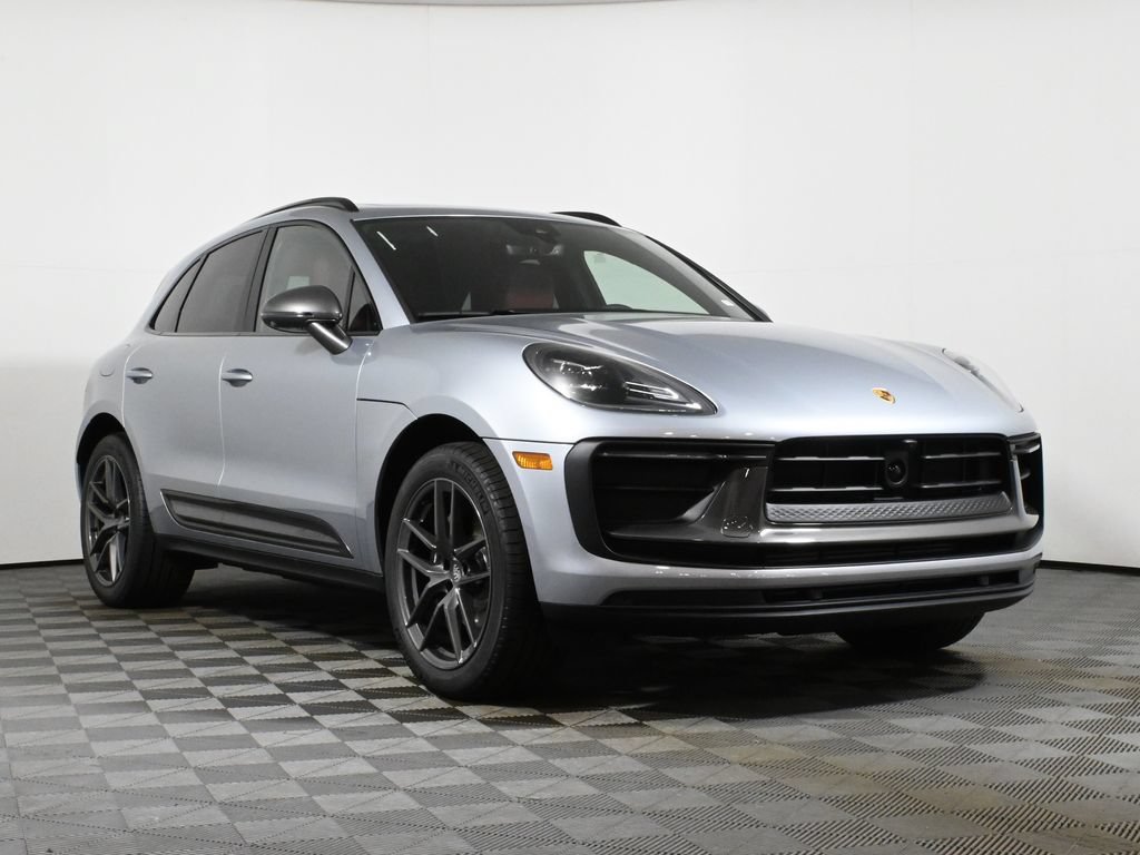 Used 2026 Porsche Macan AWD/4WD image 9