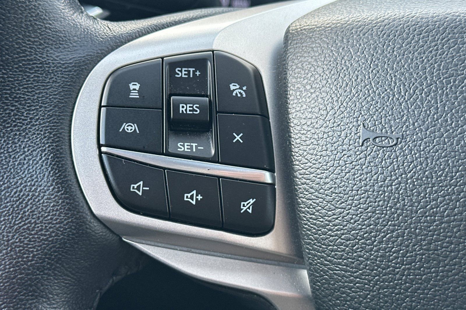 Used 2023 Ford Explorer Limited w/ Limited Technology Package image 28