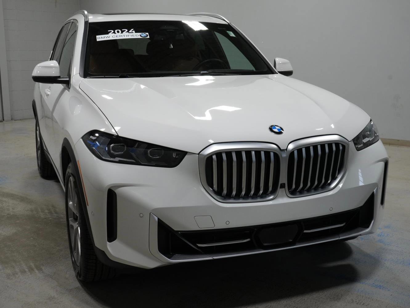 Certified 2024 BMW X5 xDrive40i w/ Premium Package image 14