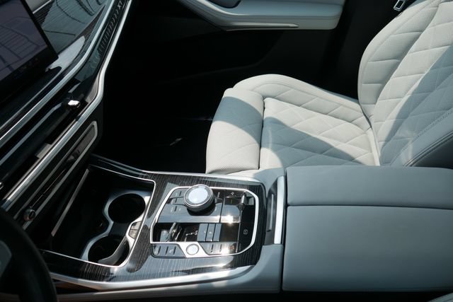 Used 2024 BMW X7 xDrive40i w/ Executive Package AWD/4WD image 26