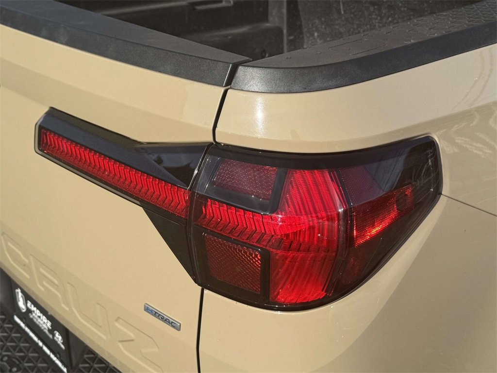 Used 2023 Hyundai Santa Cruz SE image 9