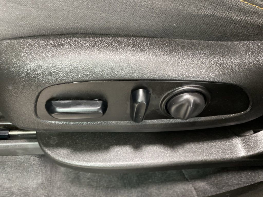 Used 2021 Chevrolet Traverse LT image 35