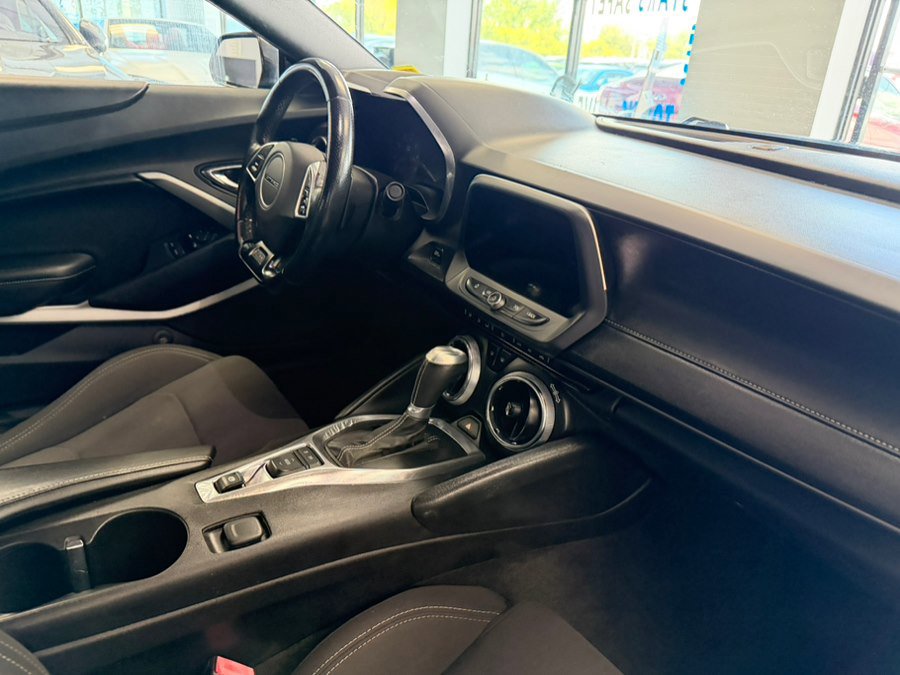 Used 2017 Chevrolet Camaro SS RWD image 30