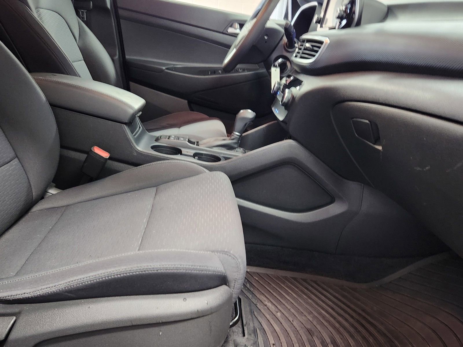 Used 2020 Hyundai Tucson SE image 23