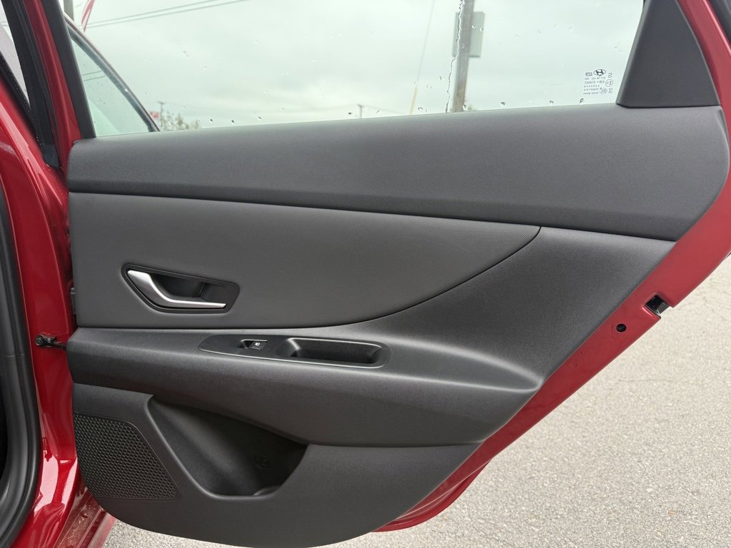 New 2025 Hyundai Elantra Limited image 15