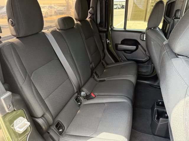 Used 2022 Jeep Gladiator Sport AWD/4WD image 26