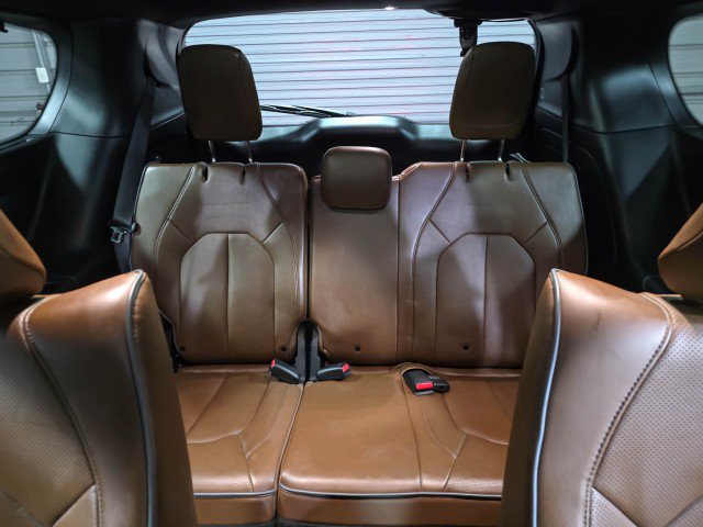 Used 2021 Chrysler Pacifica Limited w/ Uconnect Theater Family Group FWD image 23
