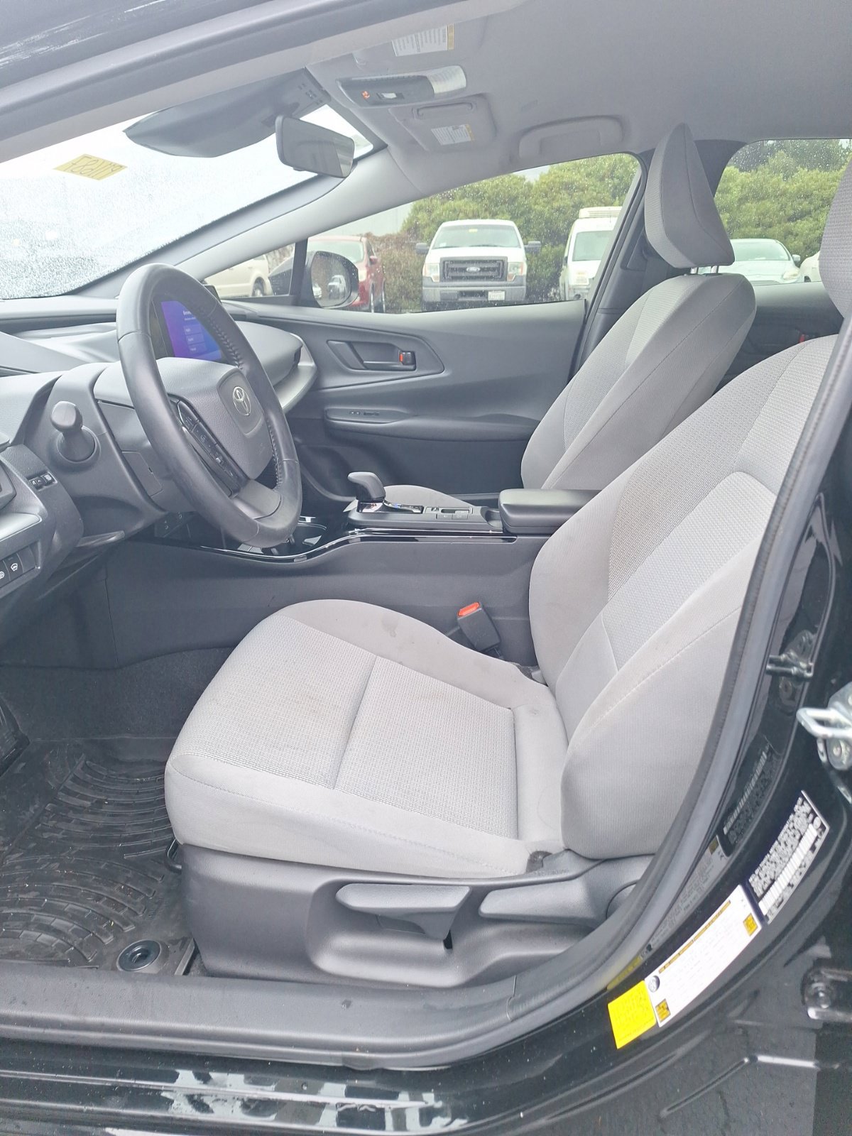 Used 2023 Toyota Prius LE FWD image 10