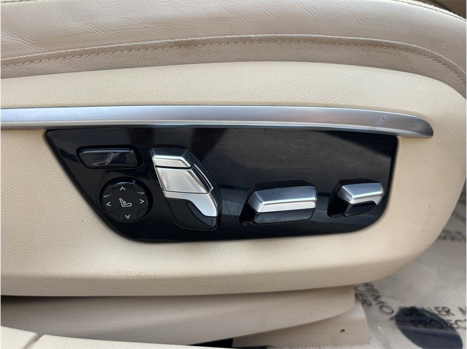 Used 2016 BMW 750i RWD image 48