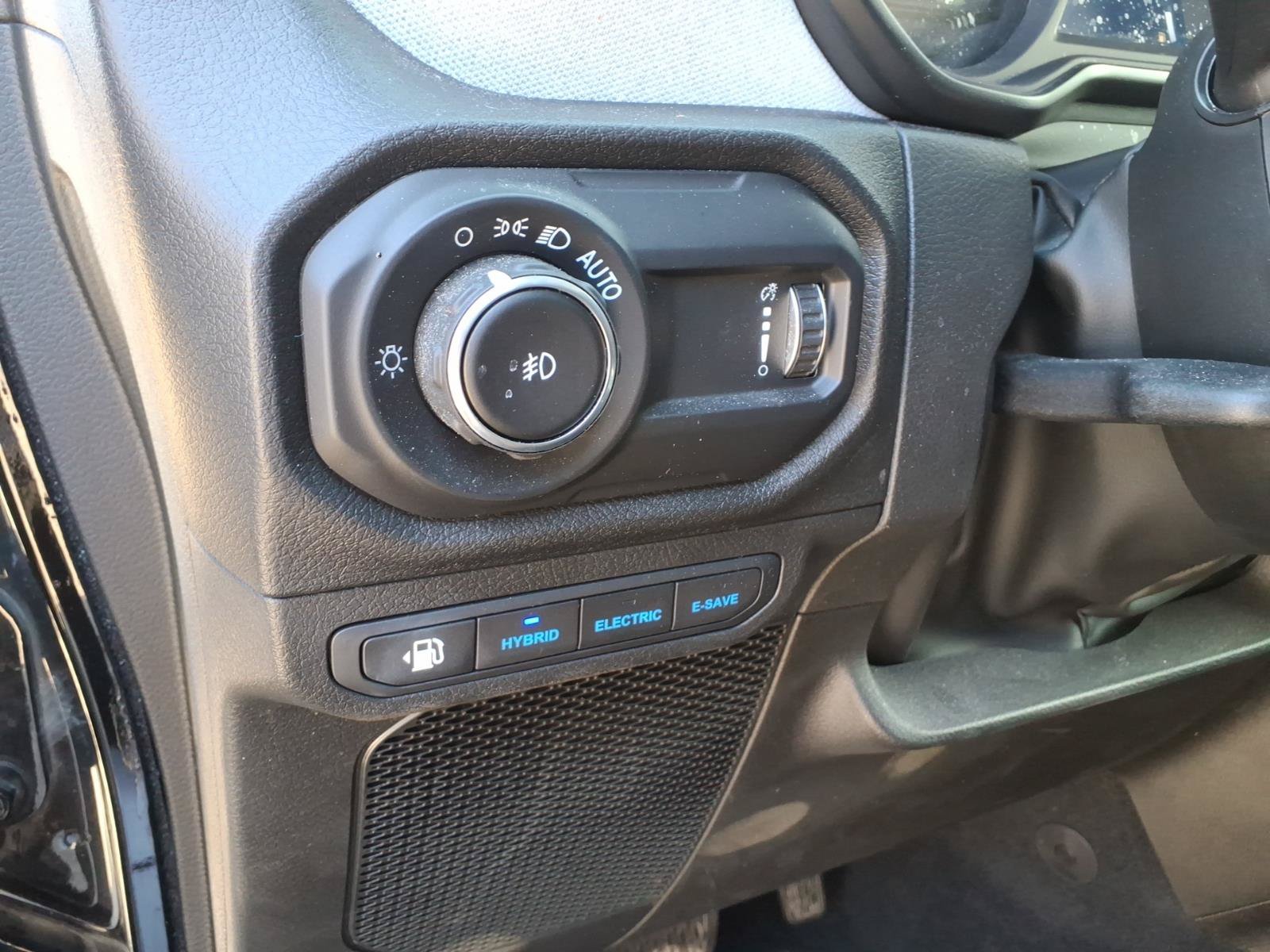 Used 2024 Jeep Wrangler Unlimited w/ Convenience Group AWD/4WD image 11