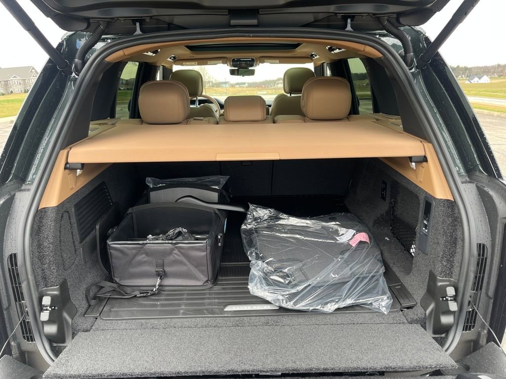 New 2026 Land Rover Range Rover SE image 19