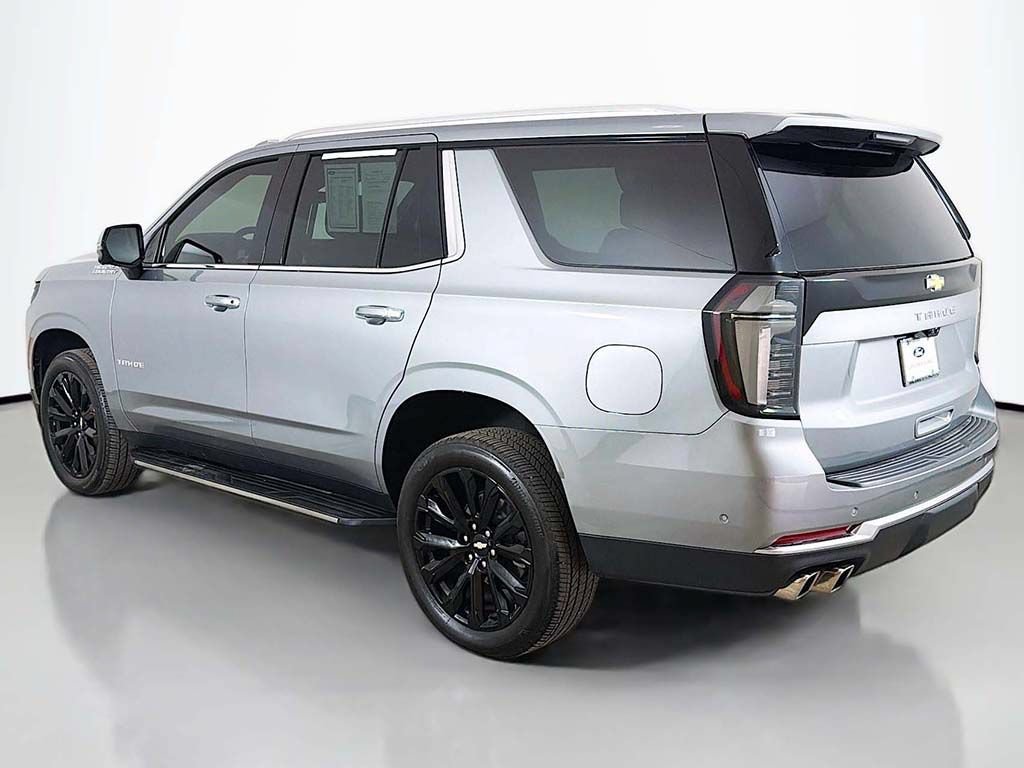 Used 2025 Chevrolet Tahoe High Country AWD/4WD image 13