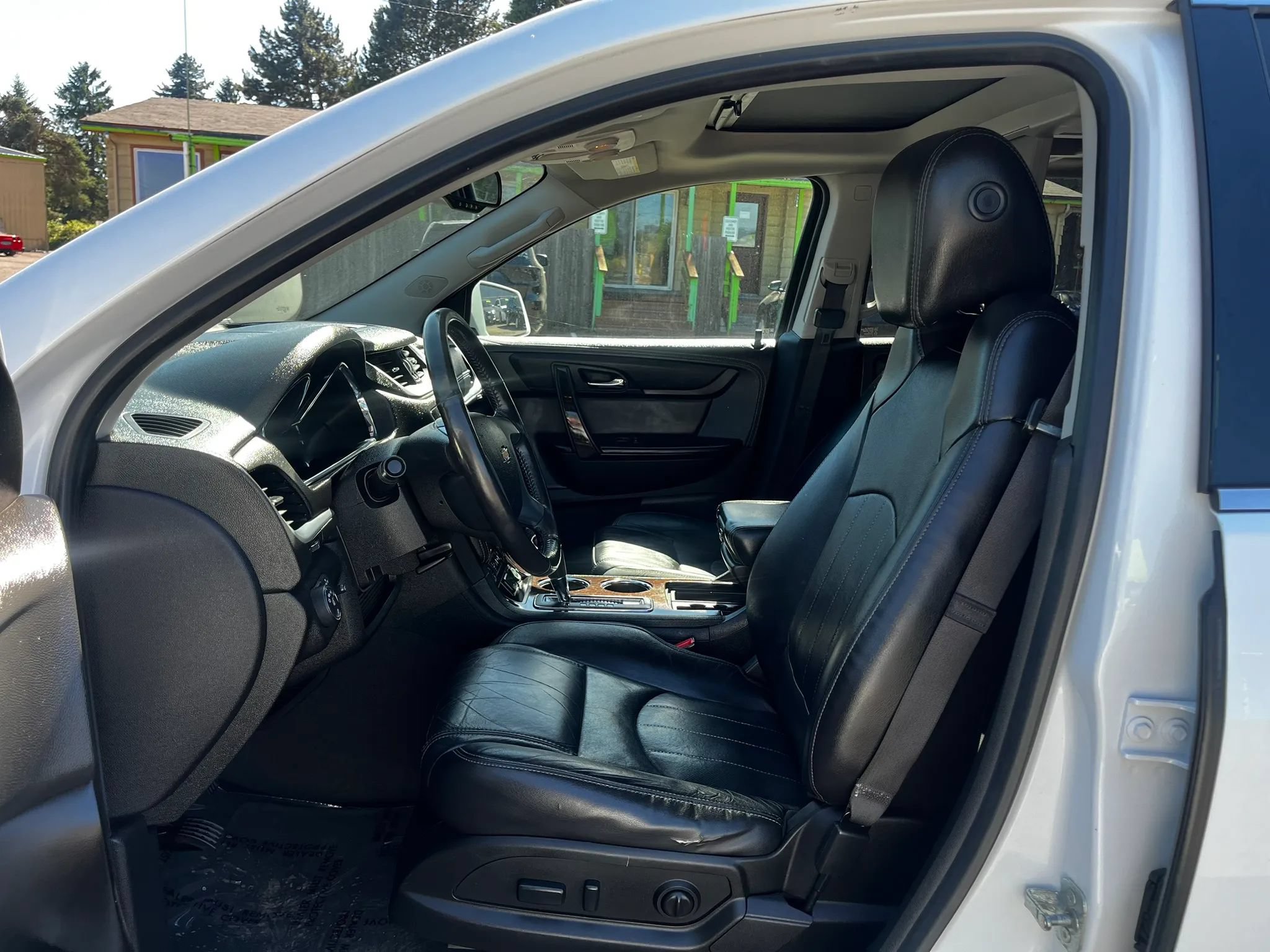 Used 2016 Chevrolet Traverse LTZ AWD/4WD image 9