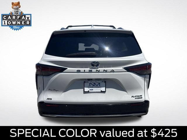 Used 2023 Toyota Sienna Platinum AWD/4WD image 6