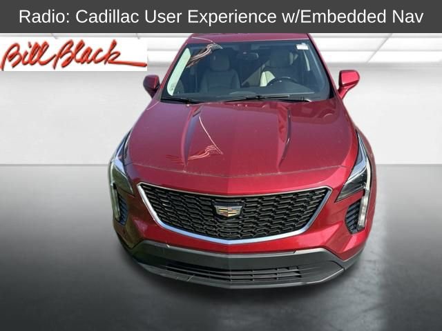 Used 2019 Cadillac XT4 Luxury w/ Cold Weather Package FWD image 3