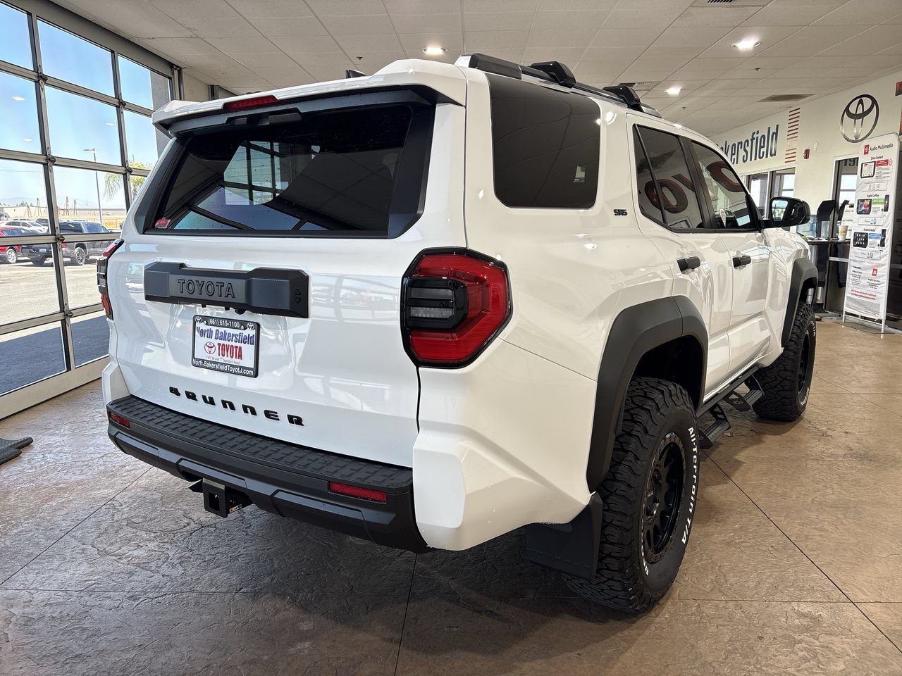 New 2026 Toyota 4Runner SR5 AWD/4WD image 2