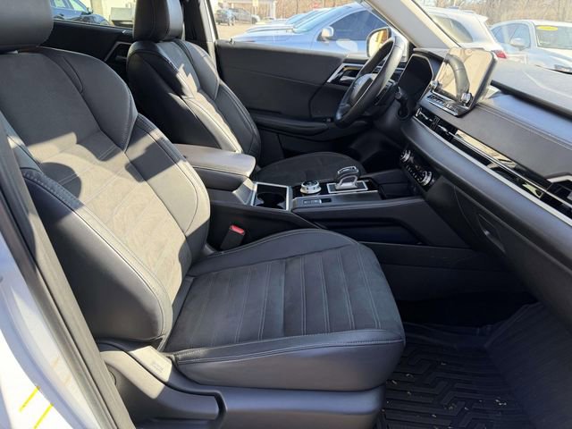 Used 2023 Mitsubishi Outlander SE image 17