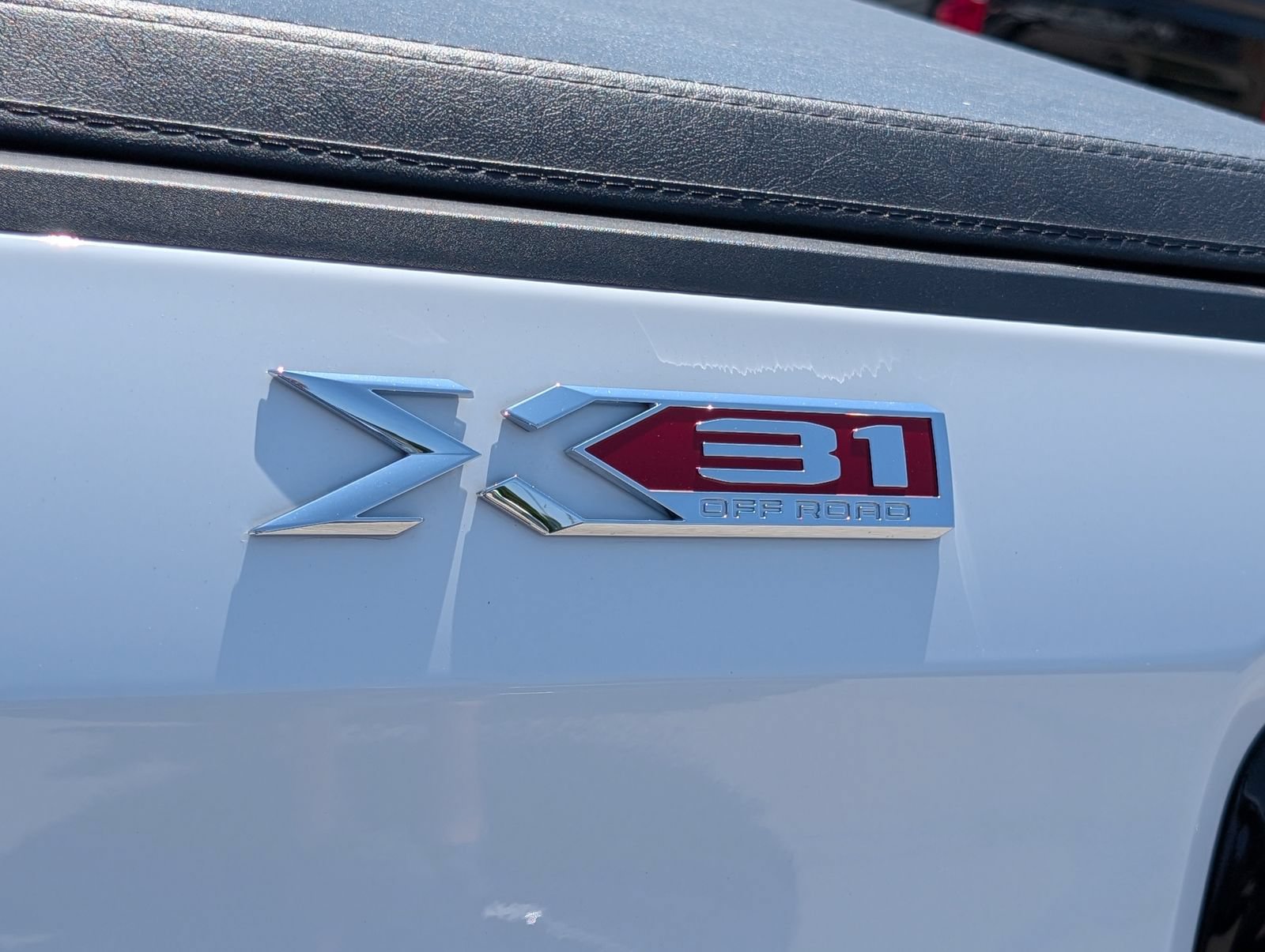 Used 2024 GMC Sierra 1500 Elevation w/ X31 Off-Road Package AWD/4WD image 10