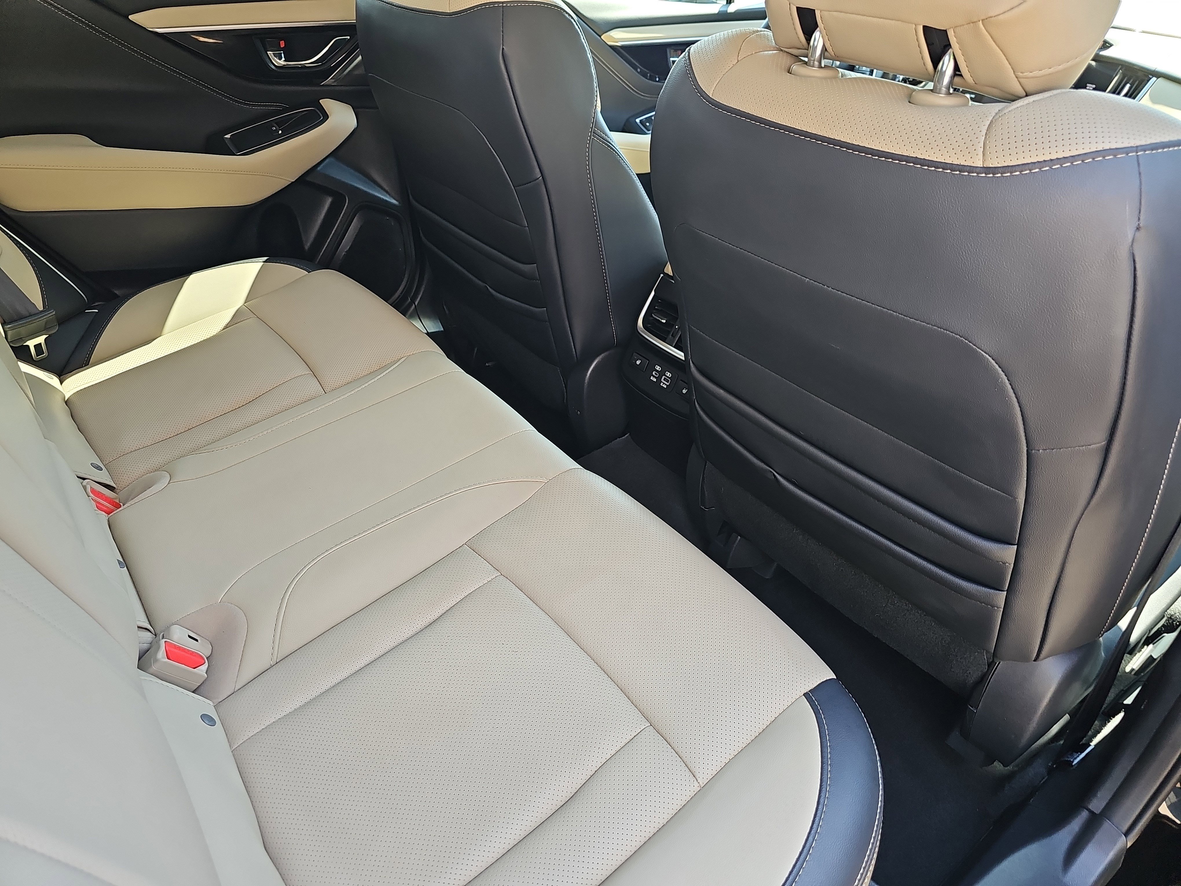 Used 2023 Subaru Outback Limited AWD/4WD image 11