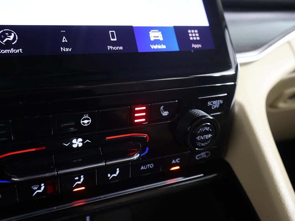 Used 2022 Jeep Grand Cherokee Limited AWD/4WD image 56