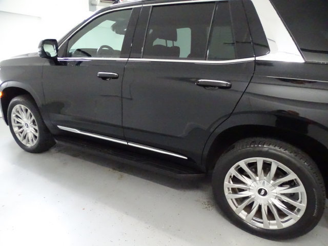 Certified 2024 Cadillac Escalade Premium Luxury w/ LPO, Floor Liner Package AWD/4WD image 20