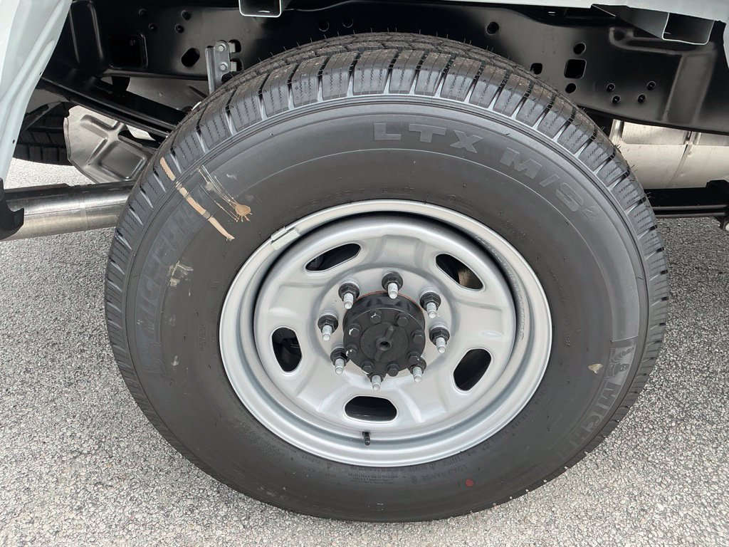 New 2027 Ford F250 XL RWD image 14