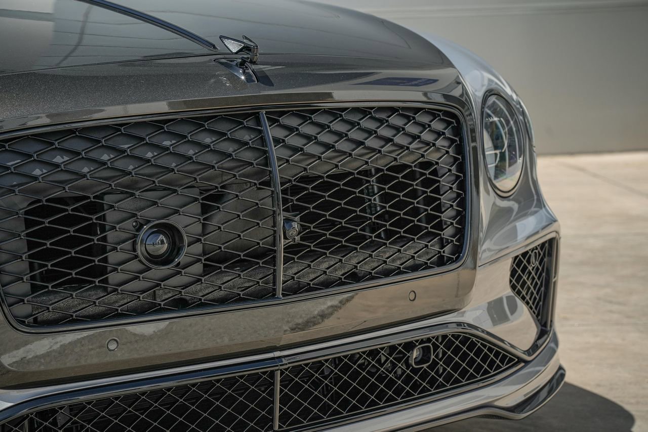 New 2025 Bentley Flying Spur Plug-In Hybrid image 8