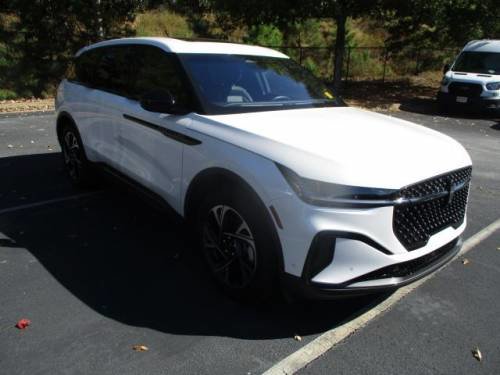 Used 2024 Lincoln Nautilus Premier w/ Equipment Group 102A image 2