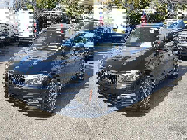 Used 2018 BMW 530i xDrive w/ Premium Package image 3