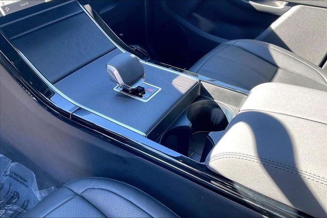 New 2025 Land Rover Range Rover Evoque Dynamic SE AWD/4WD image 17