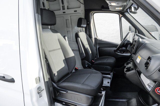 Used 2020 Mercedes-Benz Sprinter 2500 image 30