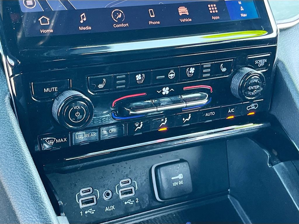 Certified 2025 Jeep Grand Cherokee Overland w/ Adv Protech Group III image 16