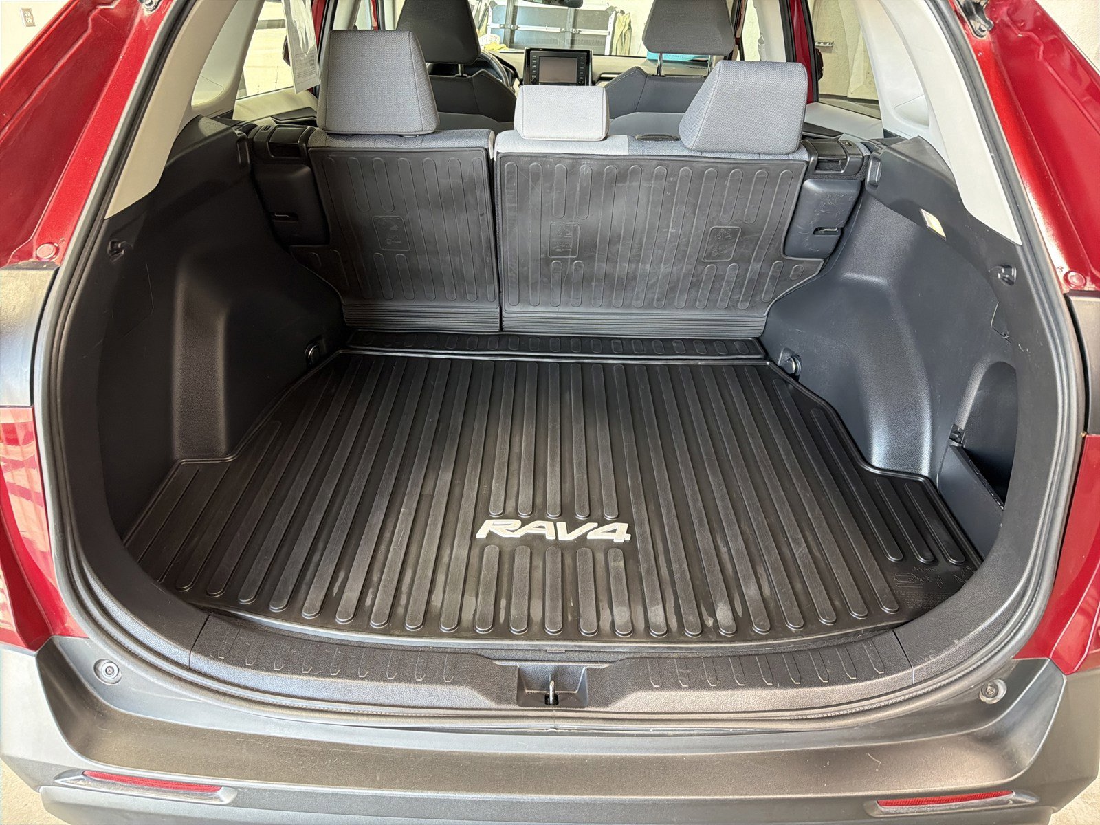 Used 2022 Toyota RAV4 XLE w/ Convenience Package AWD/4WD image 18