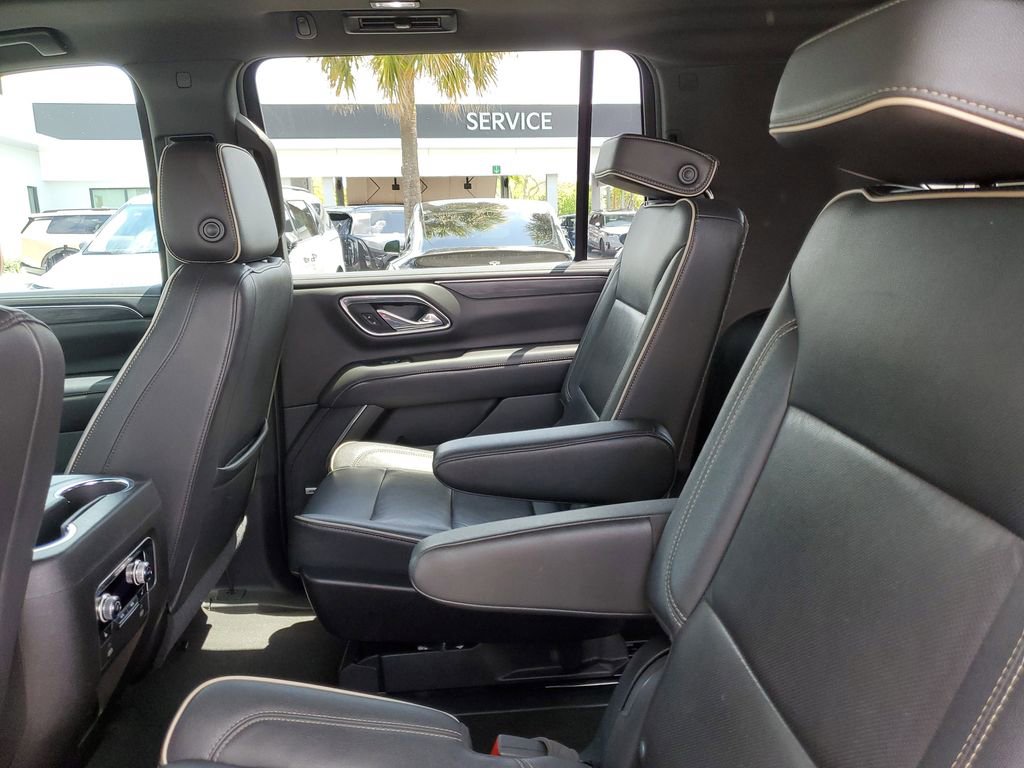 Used 2021 GMC Yukon XL SLT w/ SLT Premium Package RWD image 15