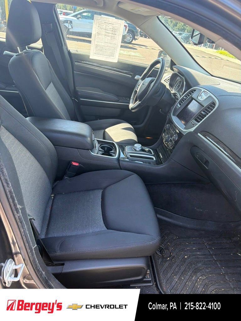 Used 2018 Chrysler 300 Touring w/ Sport Appearance Package RWD image 18