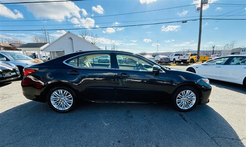 Used 2015 Lexus ES 350 w/ Luxury Package image 7