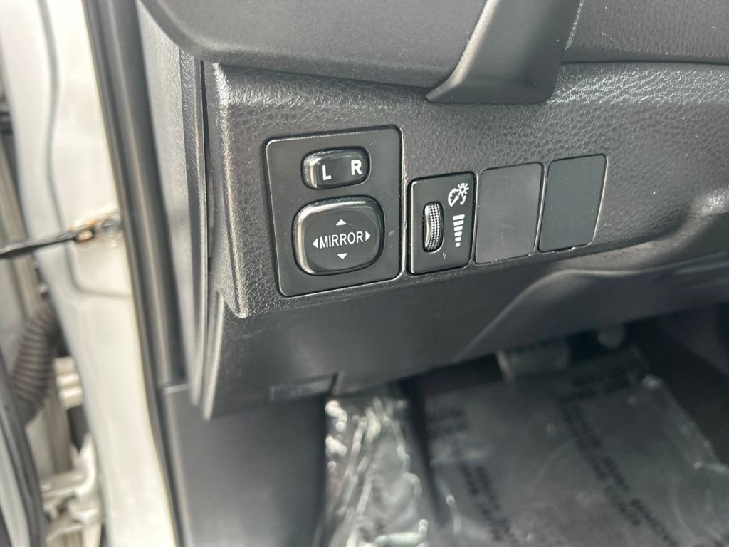 Used 2018 Toyota Corolla L FWD image 25
